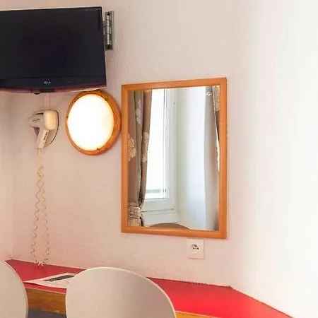 Hostal Ozz *