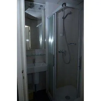 Hostal Ozz *