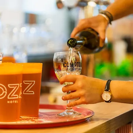 Ozz Hostel Nice