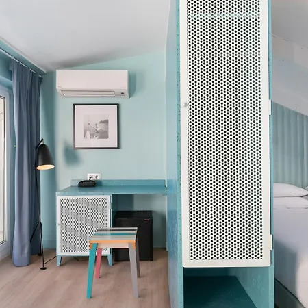 Ozz Hostel Nice